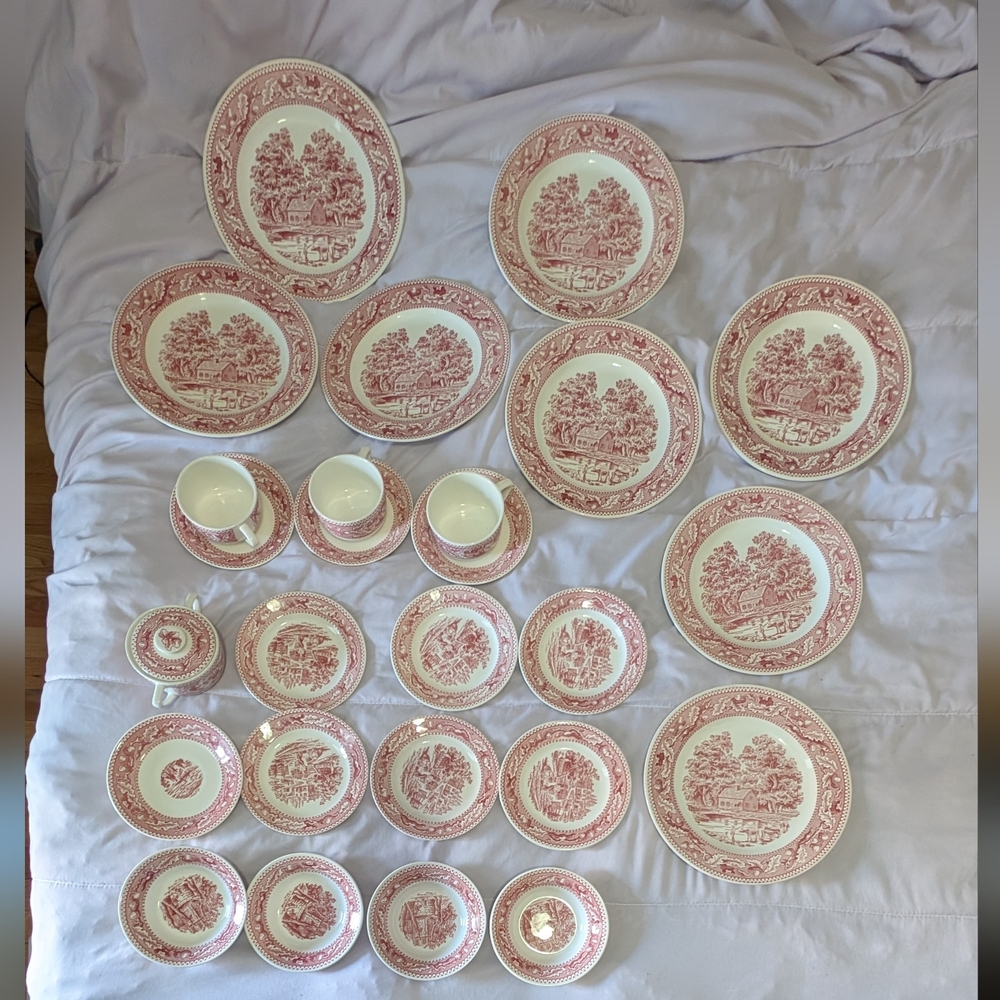 Vintage Royal China Pink Memory Lane Pattern Dish Set